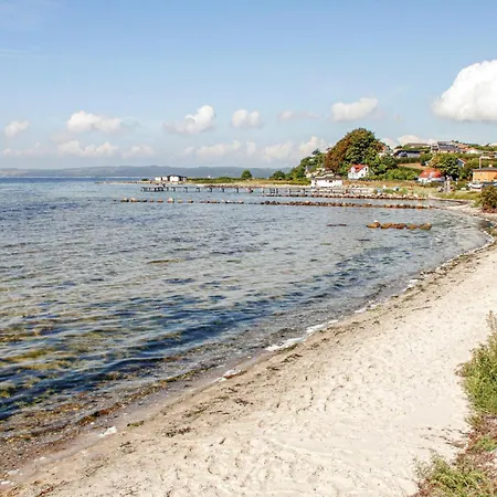 2 Bedroom Gorgeous In Holiday home *